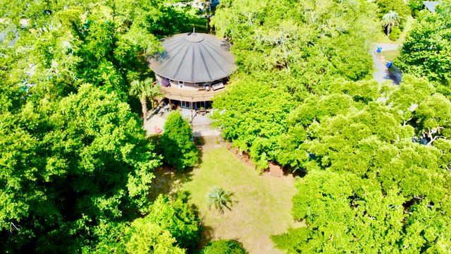 2069 Saint James Drive, Charleston, SC 29412