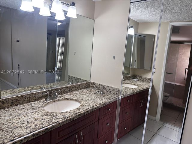 8810 SW 123rd Ct M110, Miami, FL 33186