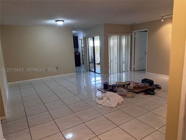 8810 SW 123rd Ct M110, Miami, FL 33186