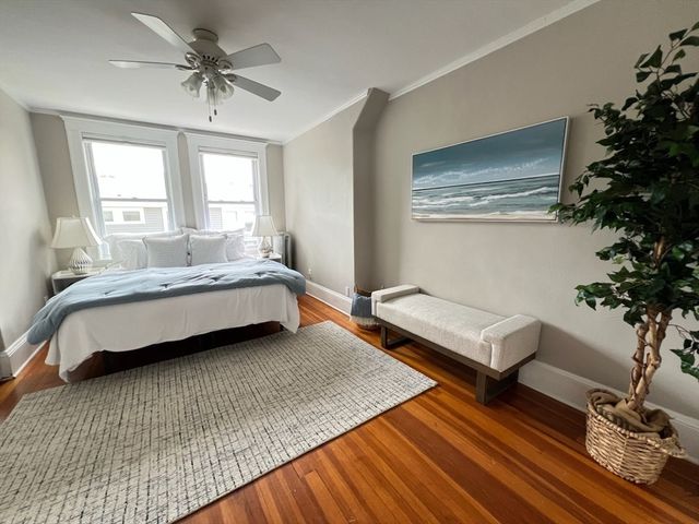 22 Harrington St 2, Newton, MA 02460