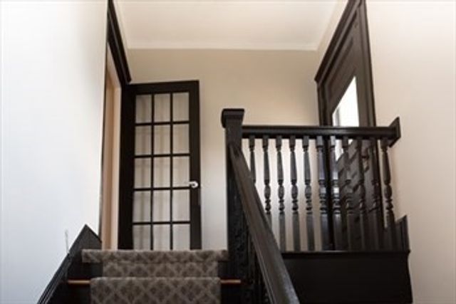 22 Harrington St 2, Newton, MA 02460