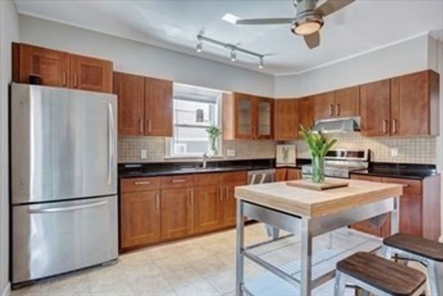 22 Harrington St 2, Newton, MA 02460