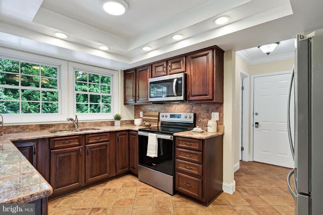 11601 QUAIL RIDGE CT, Reston, VA 20194