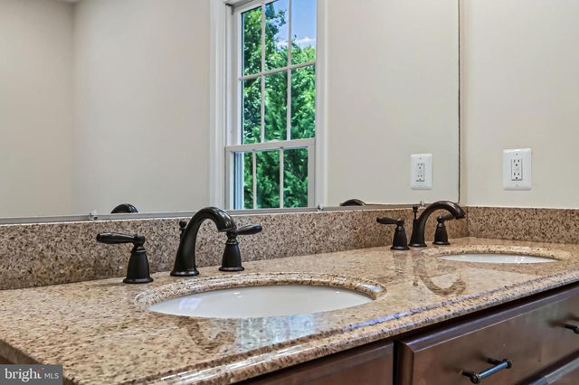 11601 QUAIL RIDGE CT, Reston, VA 20194