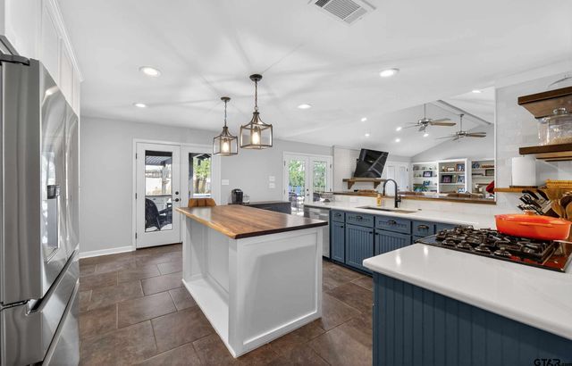 3710 Wynnwood Drive, Tyler, TX 75701