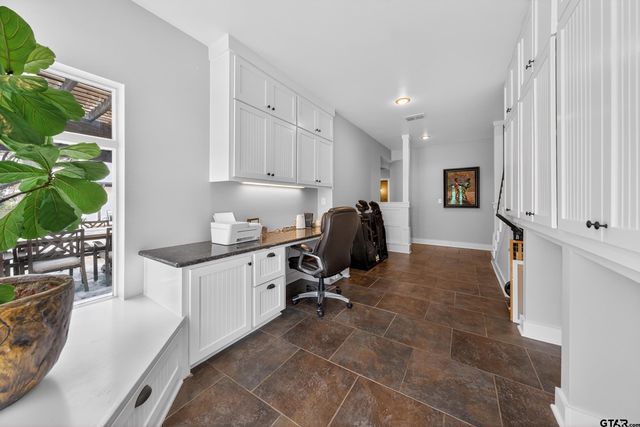 3710 Wynnwood Drive, Tyler, TX 75701