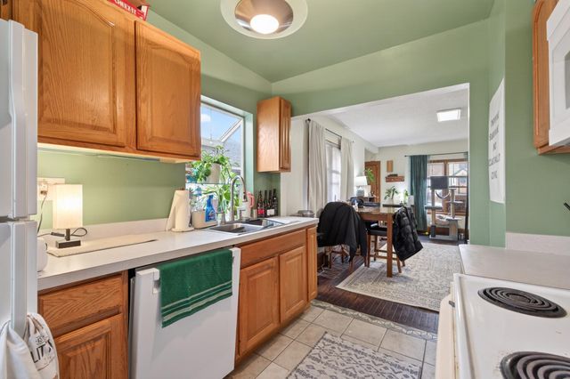 3954 Vincent Avenue N, Minneapolis, MN 55412