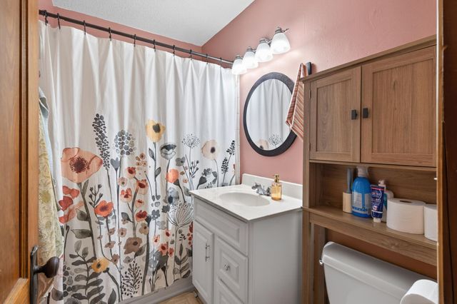 3954 Vincent Avenue N, Minneapolis, MN 55412