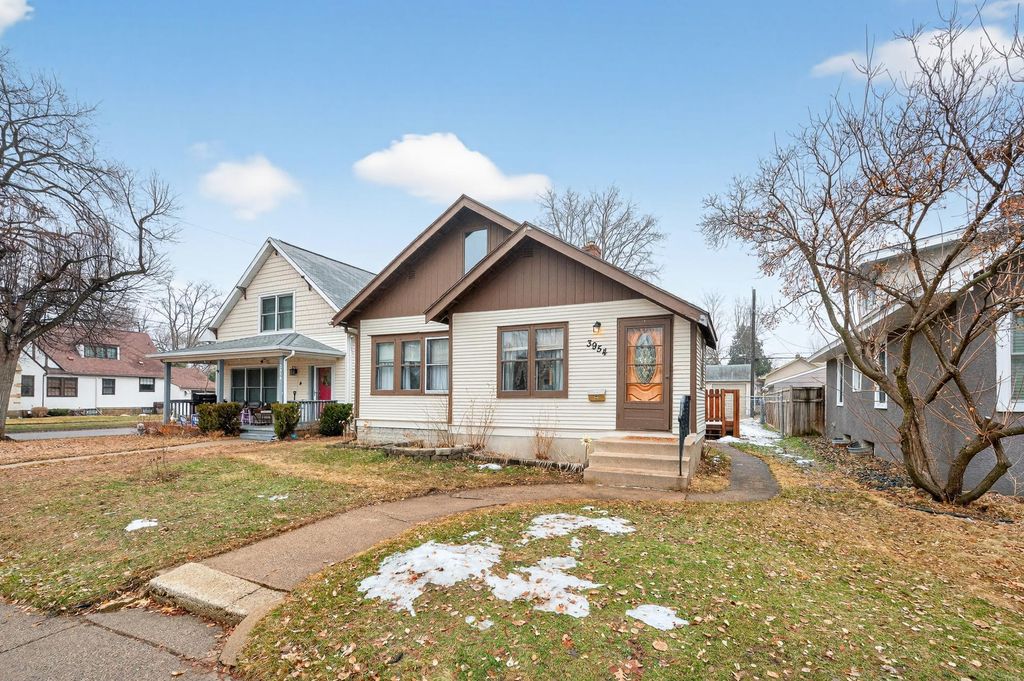 3954 Vincent Avenue N, Minneapolis, MN 55412