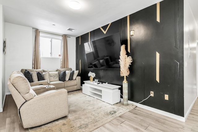 202 Broadway 32, Lawrence, MA 01841