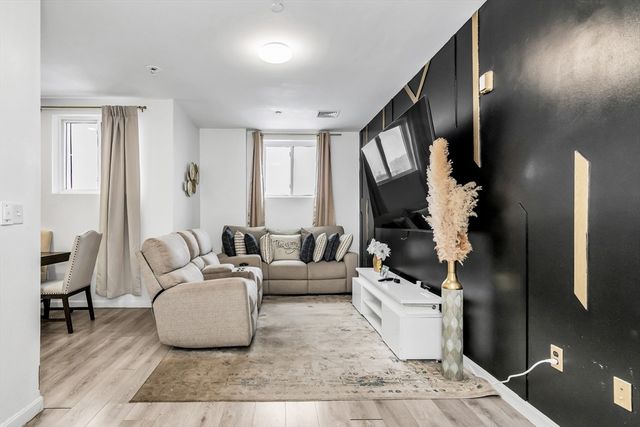 202 Broadway 32, Lawrence, MA 01841