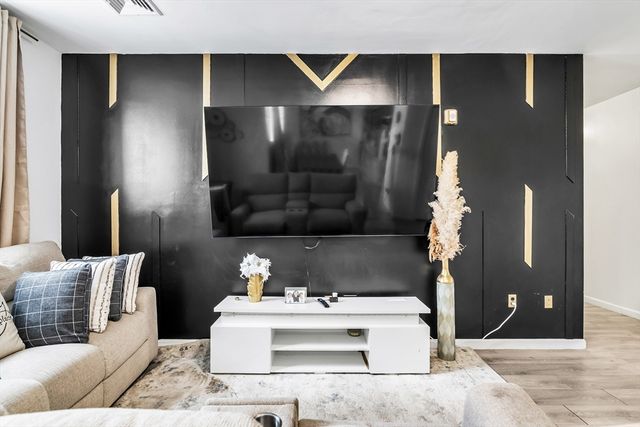 202 Broadway 32, Lawrence, MA 01841