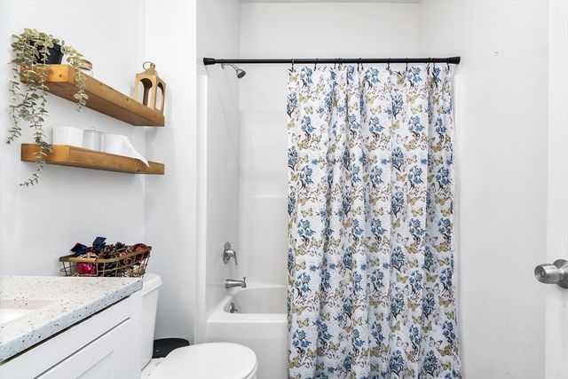 202 Broadway 32, Lawrence, MA 01841