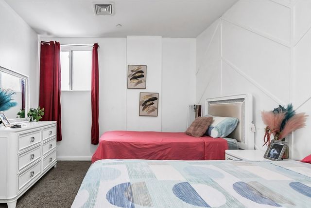 202 Broadway 32, Lawrence, MA 01841