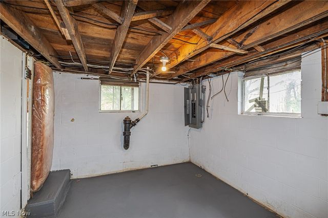 1405 S Medina Line Road, Wadsworth, OH 44281