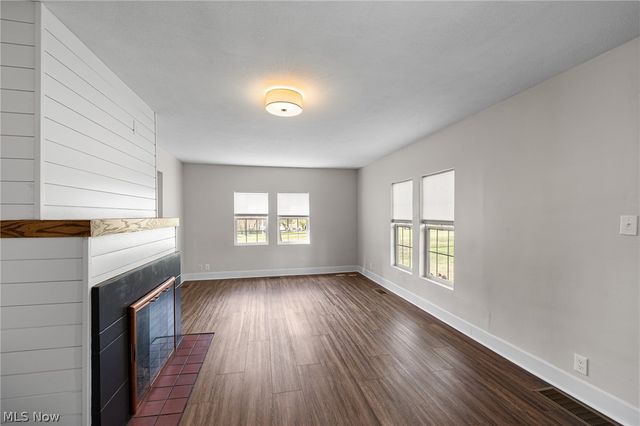 1405 S Medina Line Road, Wadsworth, OH 44281