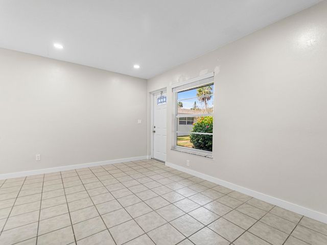 854 Bougainvillea Lane 3, Vero Beach, FL 32963