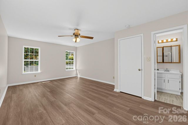 6240 Round Hill Road, Charlotte, NC 28211
