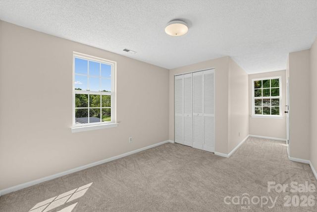 6240 Round Hill Road, Charlotte, NC 28211
