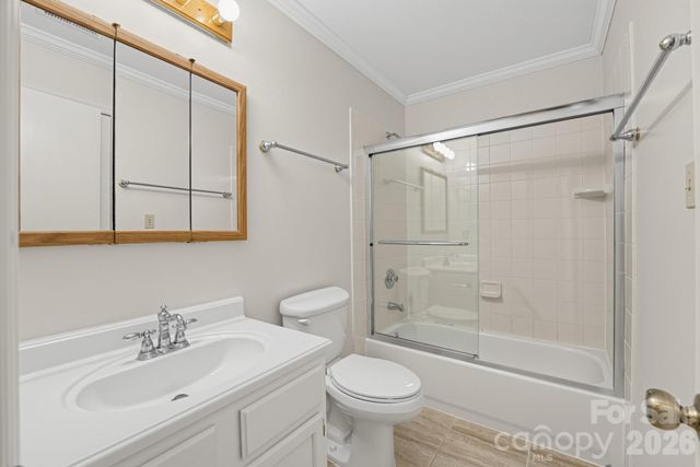 6240 Round Hill Road, Charlotte, NC 28211