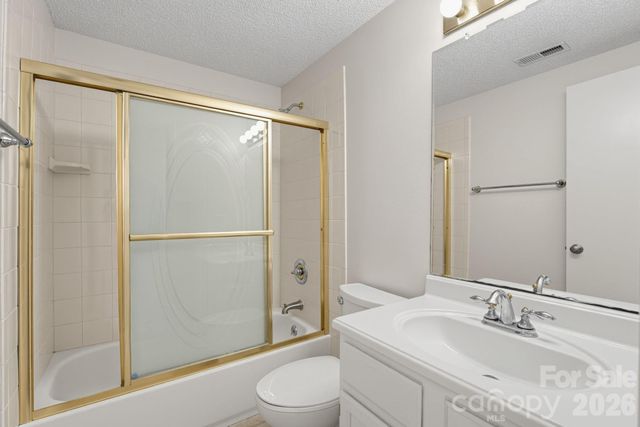 6240 Round Hill Road, Charlotte, NC 28211