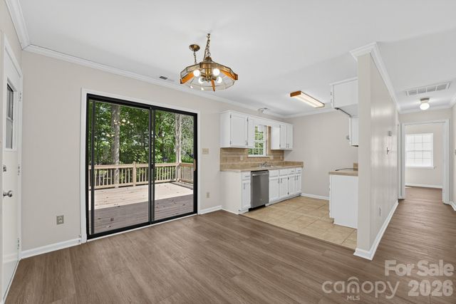 6240 Round Hill Road, Charlotte, NC 28211