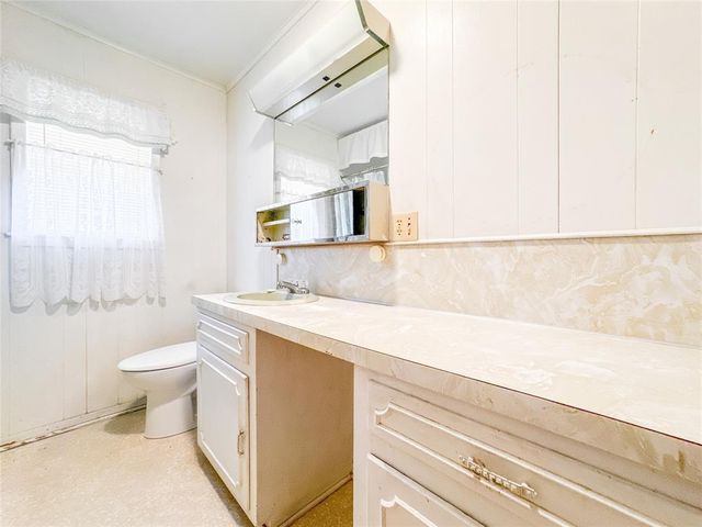15869 Brush Island Road, Winnie, TX 77622
