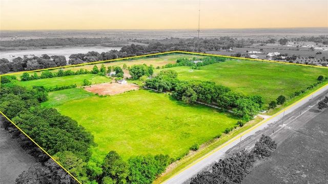 15869 Brush Island Road, Winnie, TX 77622