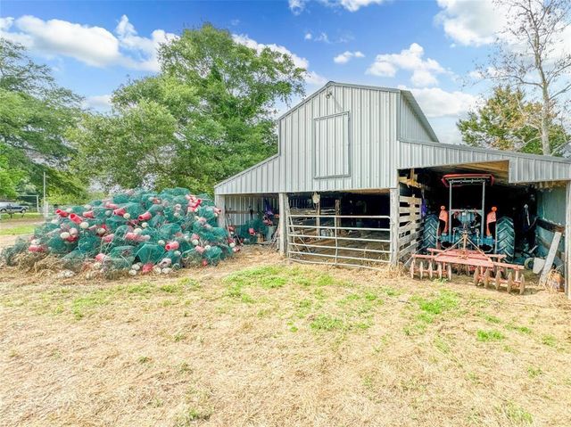 15869 Brush Island Road, Winnie, TX 77622