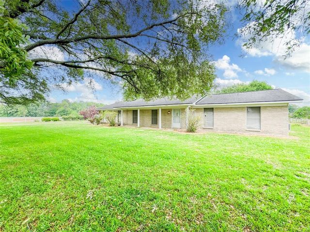 15869 Brush Island Road, Winnie, TX 77622
