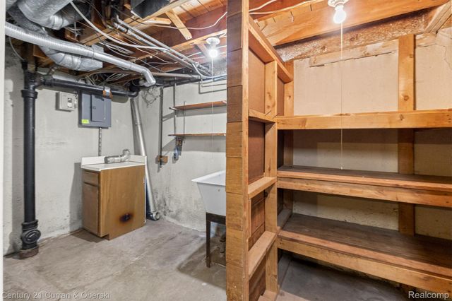 22912 Marlboro Street, Dearborn, MI 48128