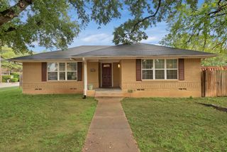 2835 W Colorado Boulevard, Dallas, TX 75211