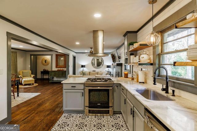 400 Greencrest Drive, Athens, GA 30605