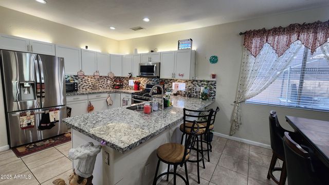 13746 W LISBON Lane, Surprise, AZ 85379