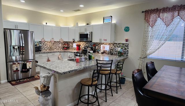 13746 W LISBON Lane, Surprise, AZ 85379