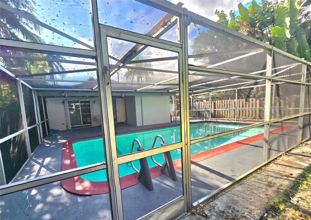 2217 Grant St, Hollywood, FL 33020