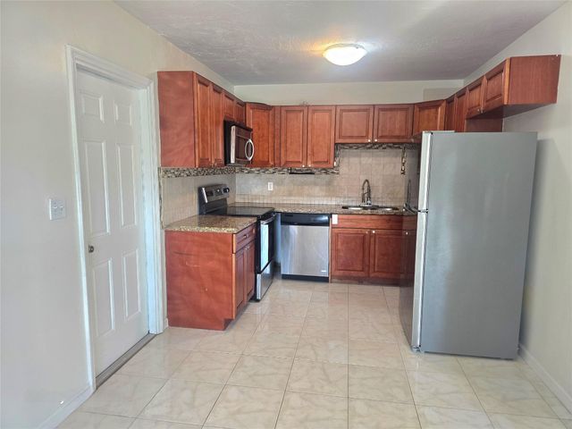 2217 Grant St, Hollywood, FL 33020