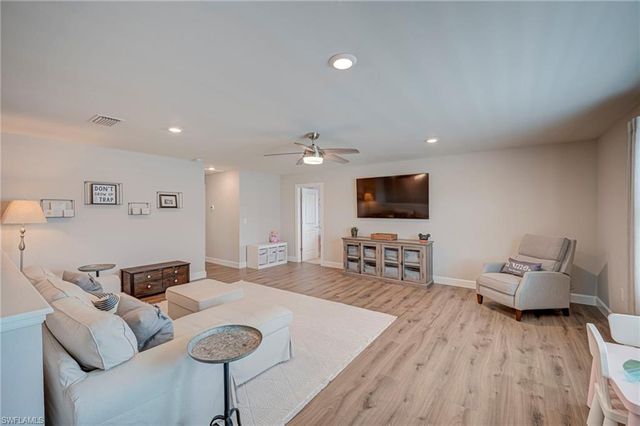 9022 Slade TER, Fort Myers, FL 33967