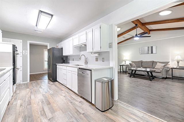 2205 Mayfield Circle, Corinth, TX 76208