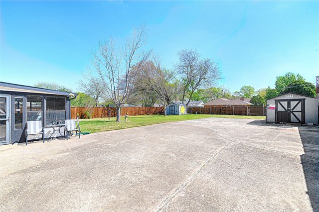 2205 Mayfield Circle, Corinth, TX 76208