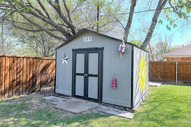 2205 Mayfield Circle, Corinth, TX 76208