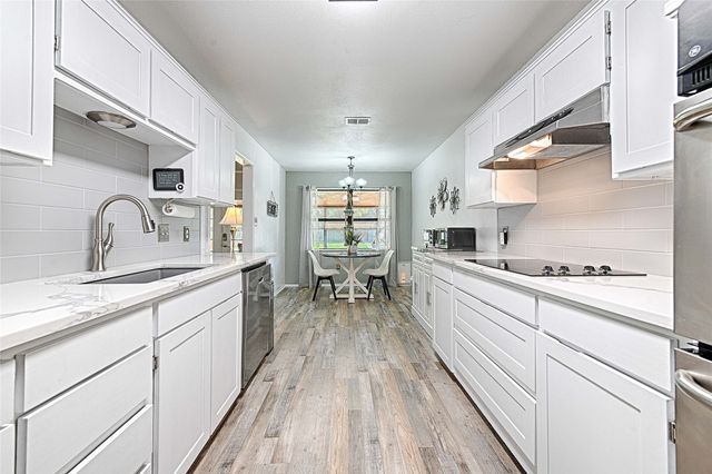 2205 Mayfield Circle, Corinth, TX 76208