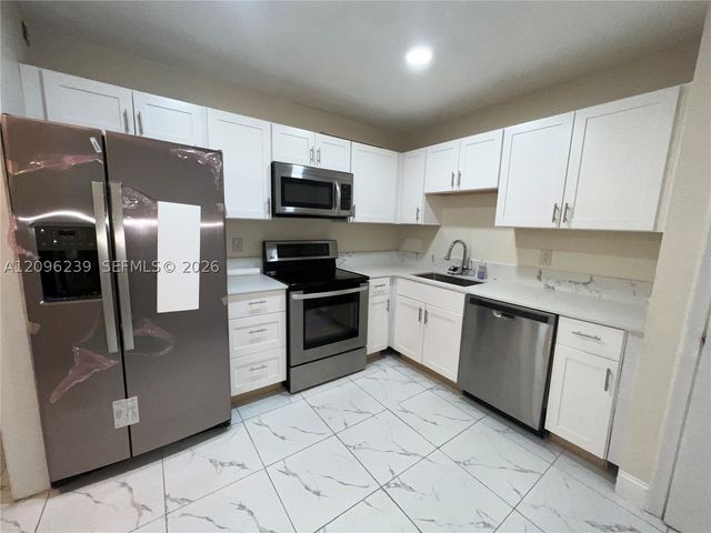 2061 NW 47th Ter 207, Lauderhill, FL 33313