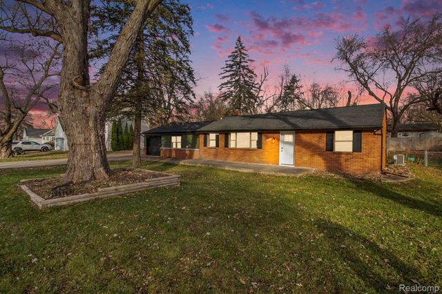 2861 Fishermans Drive, Highland Charter Township, MI 48356