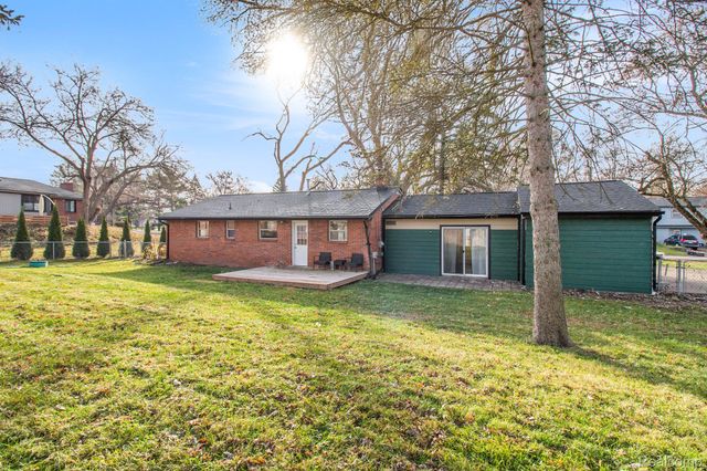 2861 Fishermans Drive, Highland Charter Township, MI 48356