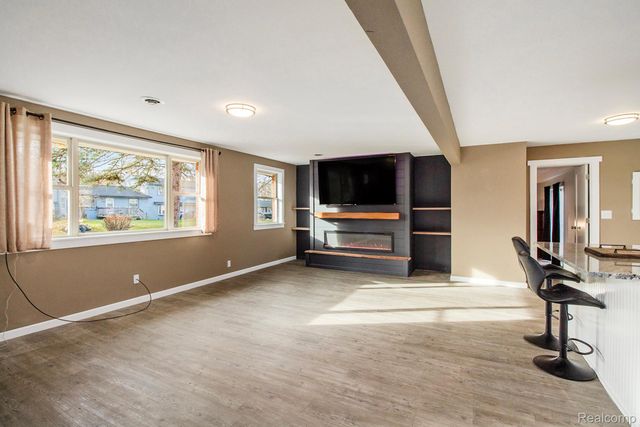 2861 Fishermans Drive, Highland Charter Township, MI 48356