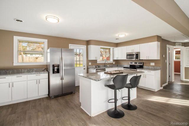 2861 Fishermans Drive, Highland Charter Township, MI 48356