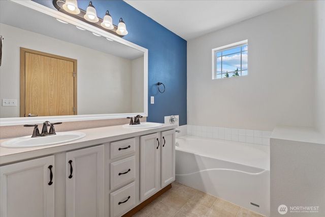 11820 126th Street Ct E, Puyallup, WA 98374