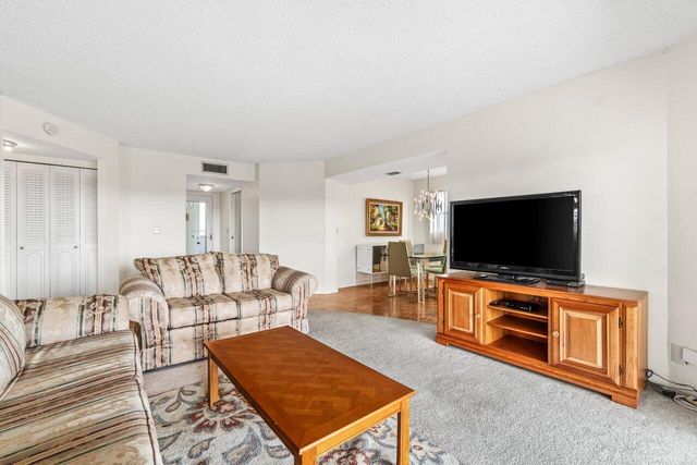 3595 Birdie Drive 601, Lake Worth, FL 33467