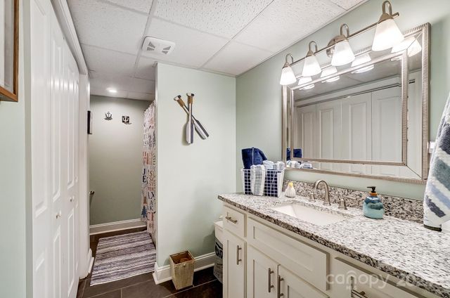9542 Riviera Drive, Sherrills Ford, NC 28673